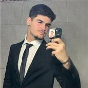 Soy estudiante del grado de historia por la universidad de Sevilla